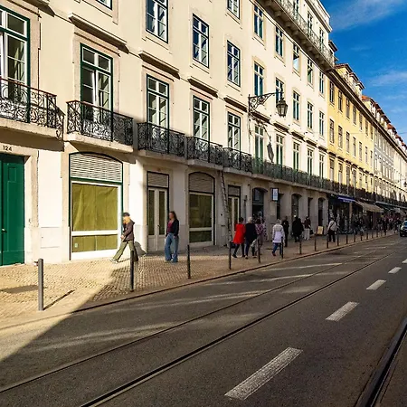 Whome A Rare Find In Lisbon's Prime Location! * ליסבון