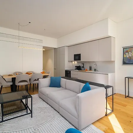 Whome A Rare Find In Lisbon's Prime Location! *